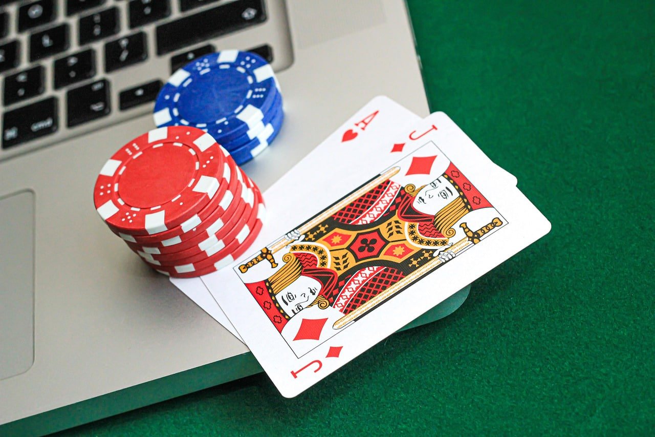 Tim ovoplay bekerja pada platform kasino dan sportsbook dari kantor pusat